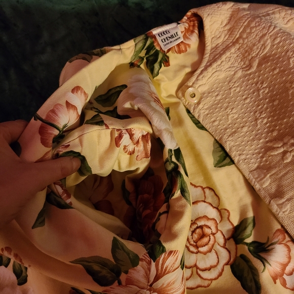 90s(?) Cropped boxy floral cream jacket - Picture 3 of 12